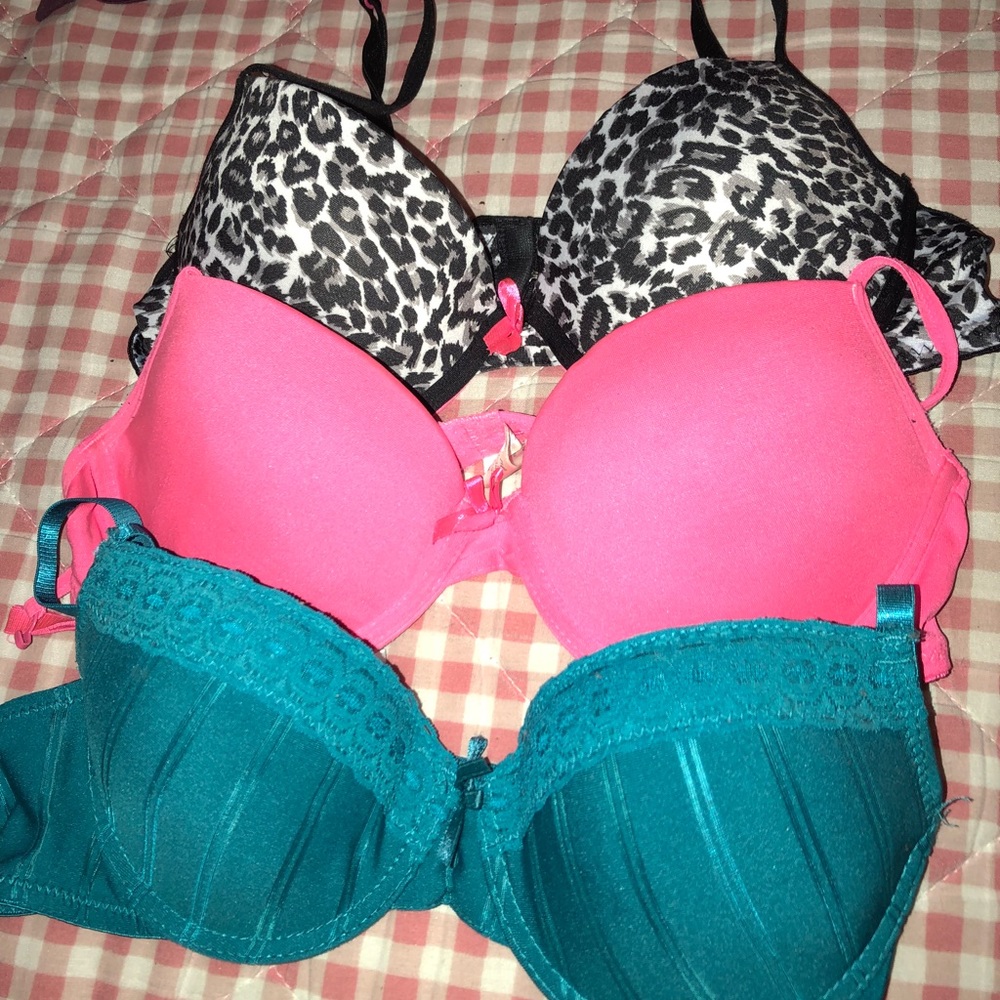 ❌SOLD❌New never worn! 3 bras for the price of 1!